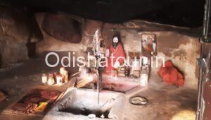 Read more about the article Bhima Dunguri Caves & Hills, Bhim Pahad, Balangir