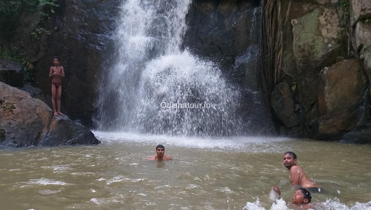 Daringbadi Midubanda Waterfall