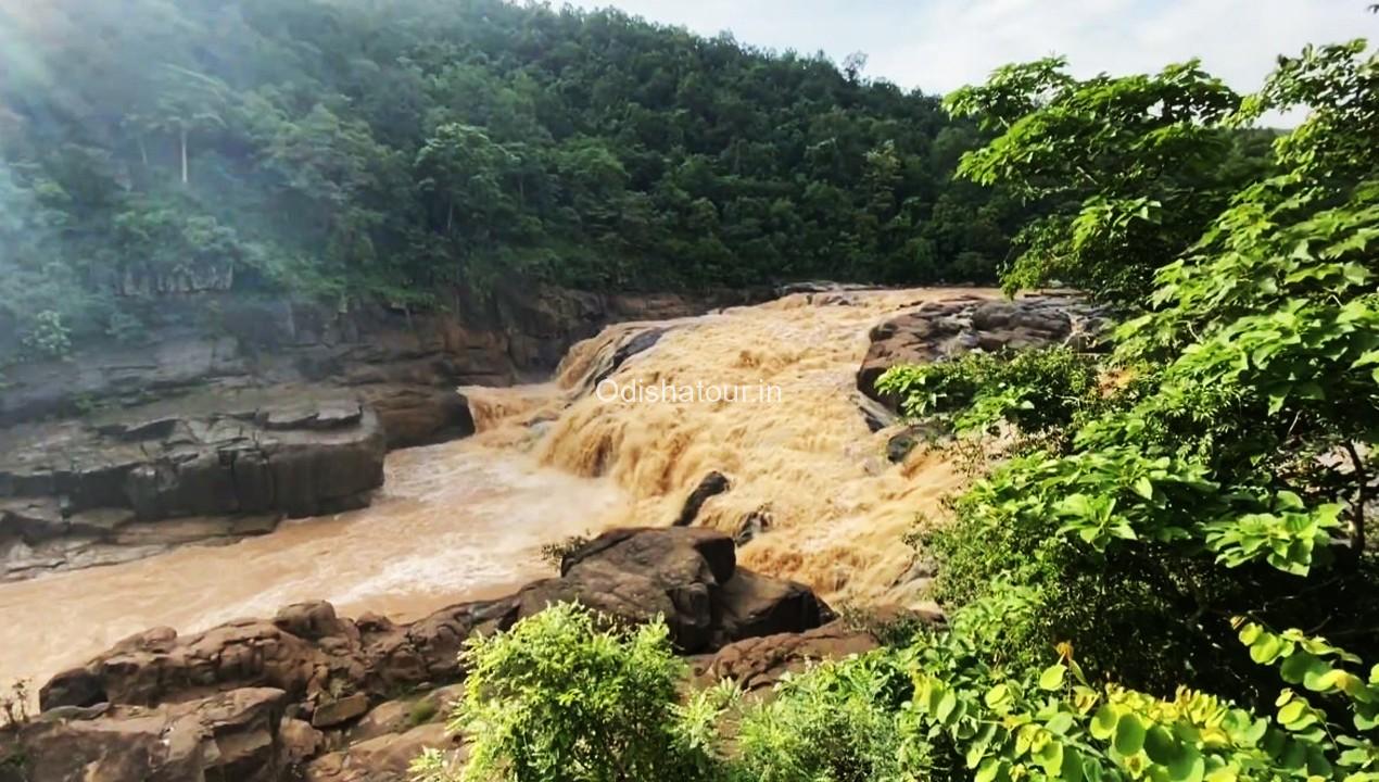 Kandhamal Putudi Waterfall