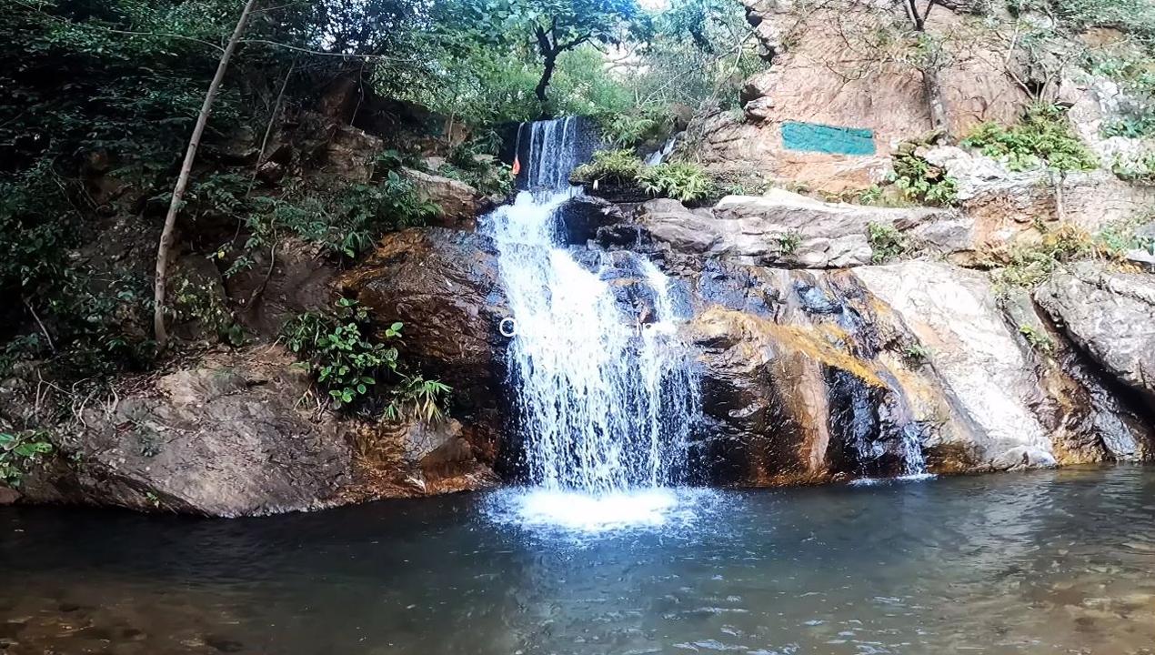 Kuddukut waterfall, Kurudukut, Deogarh