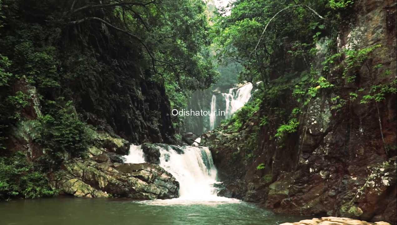 gudguda-waterfall-picnic-spot