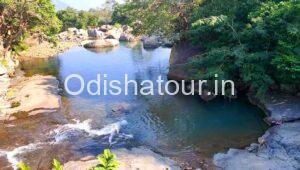 Read more about the article Bariapathara Waterfall, Baria Pathara,Ganjam