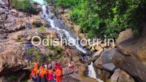 Read more about the article Ghumareswar Temple & Waterfall, Nabarangpur