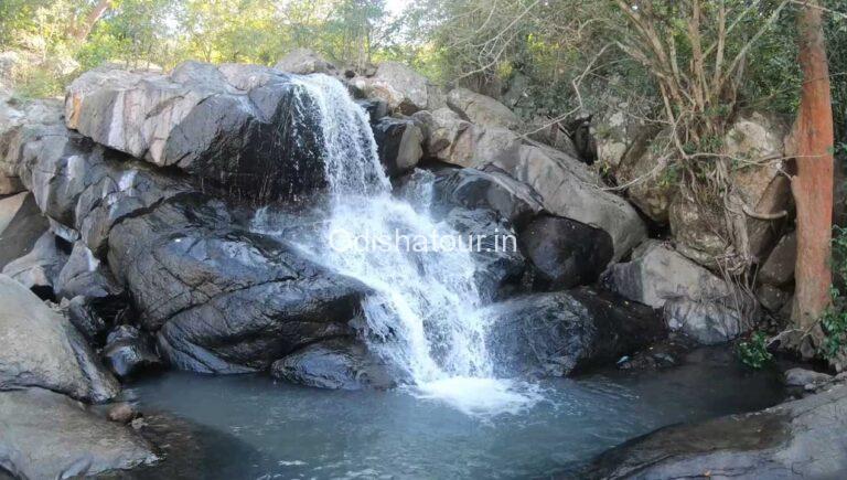 Ratnaganda-Waterfall-nayagarh