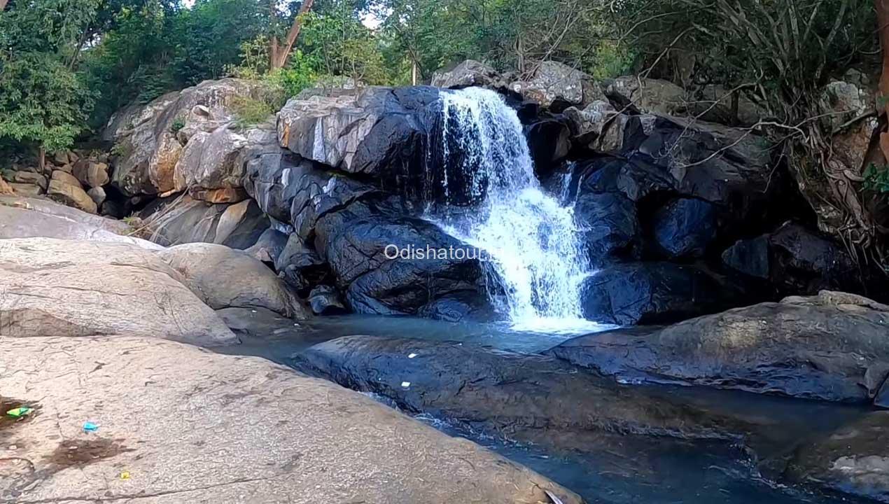 Read more about the article Ratnaganda Waterfall, Dasapalla, Nayagarh