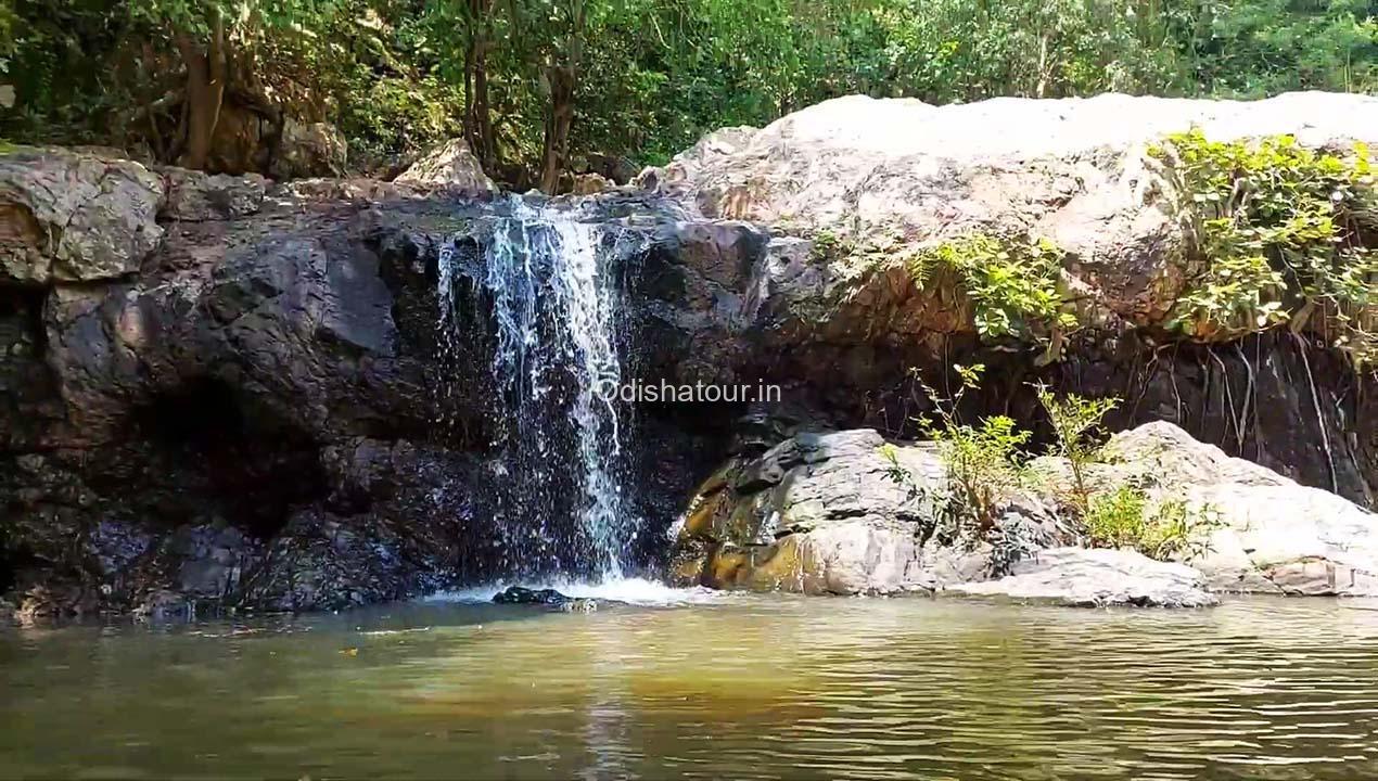 Read more about the article Tinkuda Waterfall, Tangarpali, Sundargarh