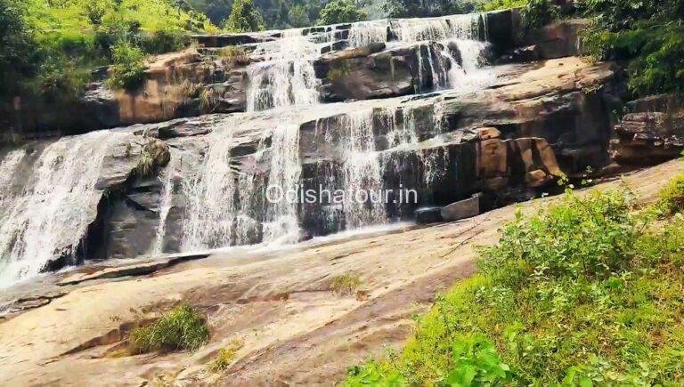 Minakhunti Waterfall