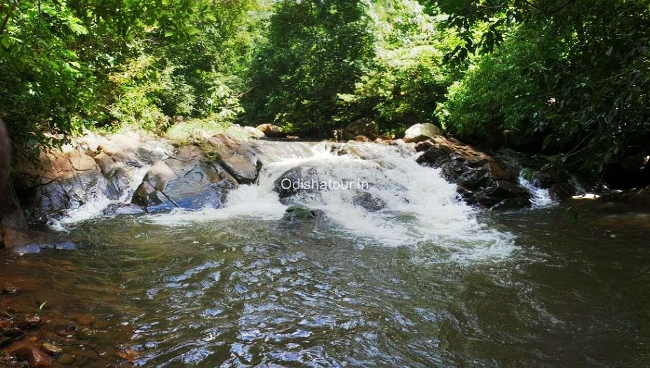 Read more about the article Gomeindhara Waterfall, Dhenkanal