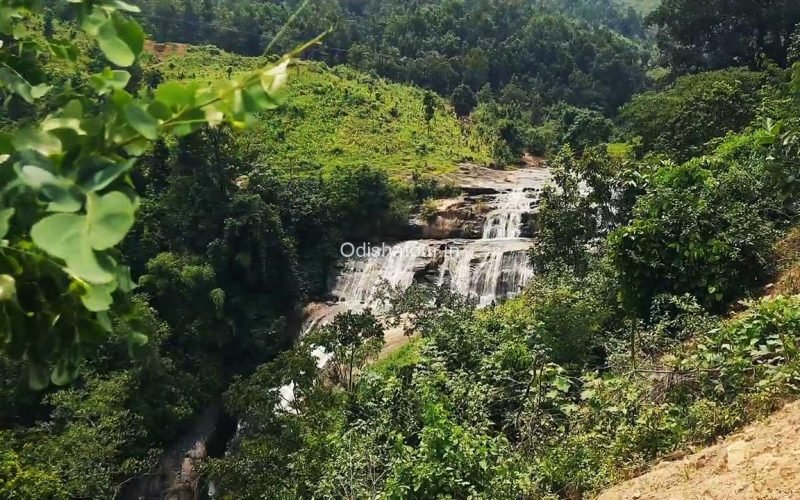 Minakhunti Waterfall